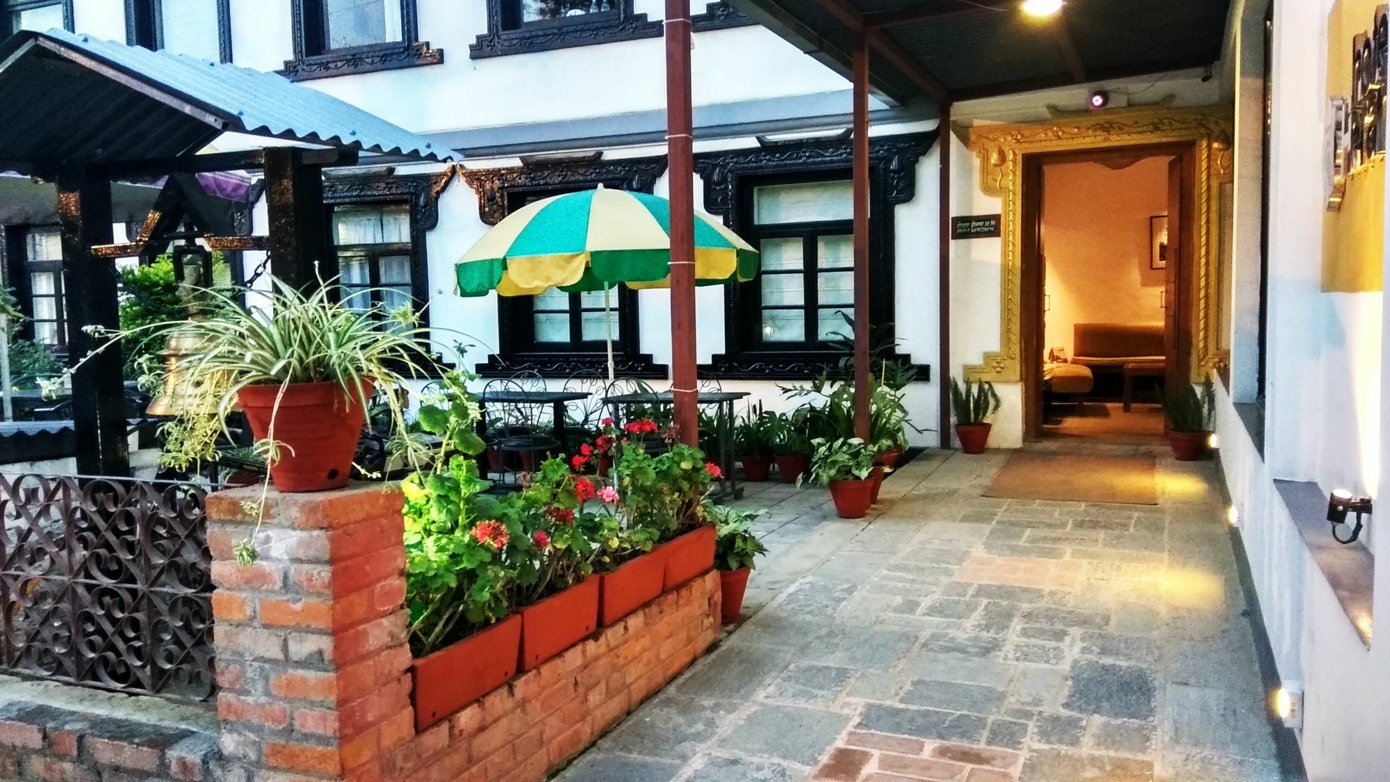 Hotel Heranya Katmandú Exterior foto